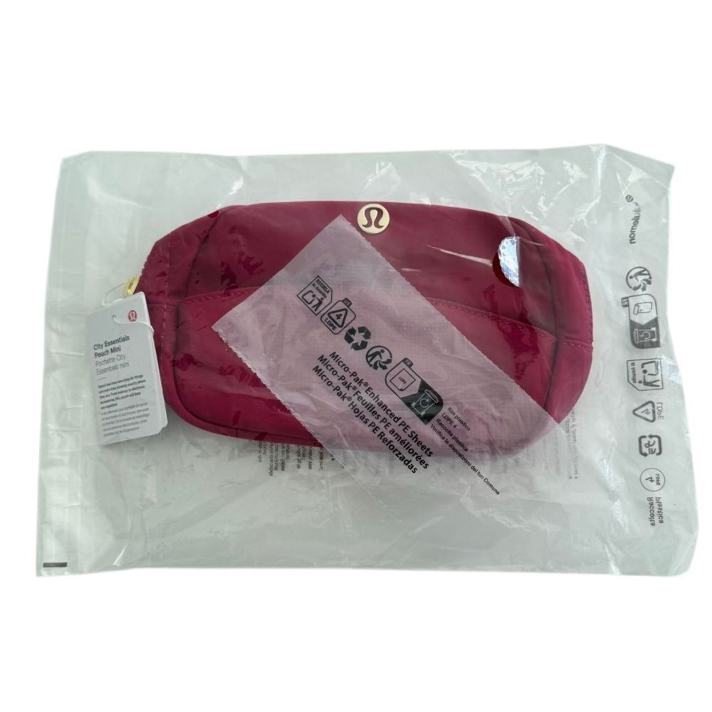 Lululemon City Essentials Pouch Mini 2L Berry Rumble - Picture 12 of 12